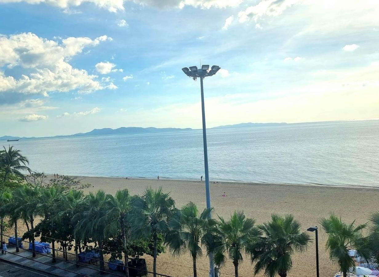 Happy Jomtien - Beachfront Kültér fotó